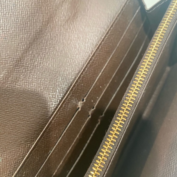 Louis Vuitton Wallet - Picture 5 of 8